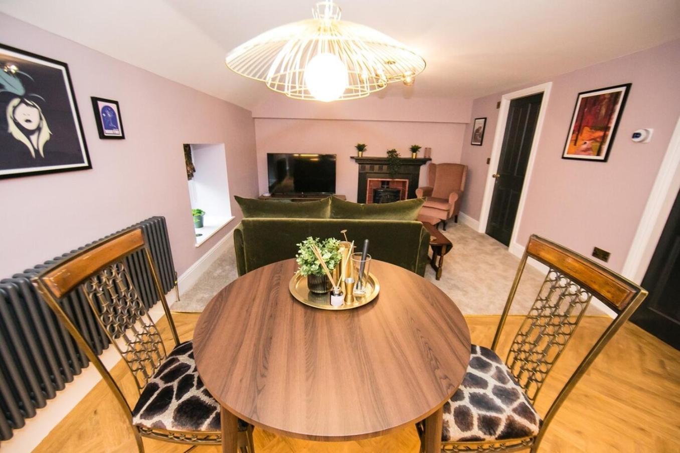 Foxlow Grange By Muse Escapes * Buxton (Derbyshire)